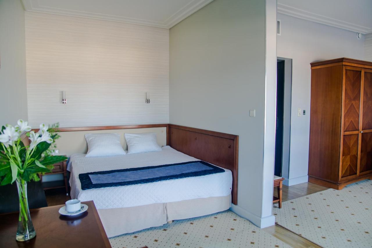 Hotel Apollo Дарволко Екстериор снимка