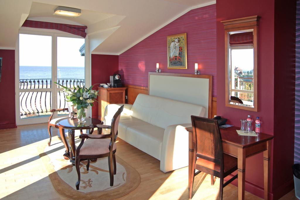 Hotel Apollo Дарволко Екстериор снимка
