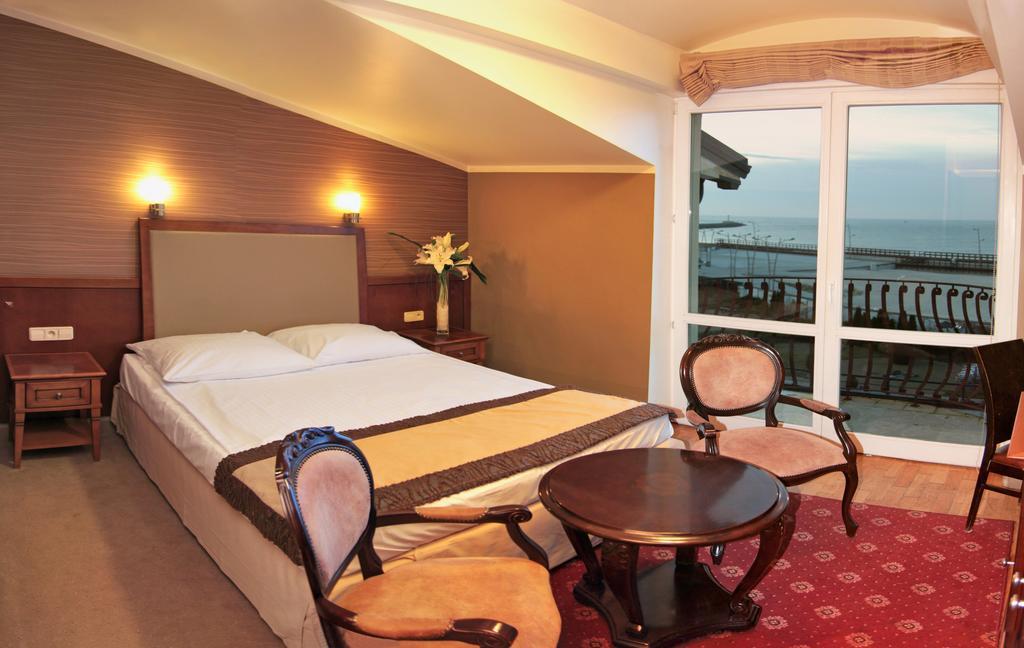 Hotel Apollo Дарволко Стая снимка